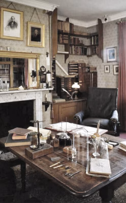 Darwin's Home Library